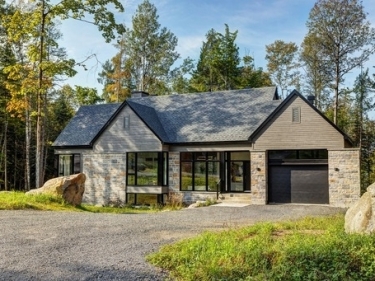House 3 bedrooms Sainte-Ad�le | La For�t des Quatre Versants - Important real estate websites